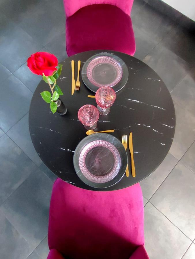 Love Room A מונטרז'י מראה חיצוני תמונה