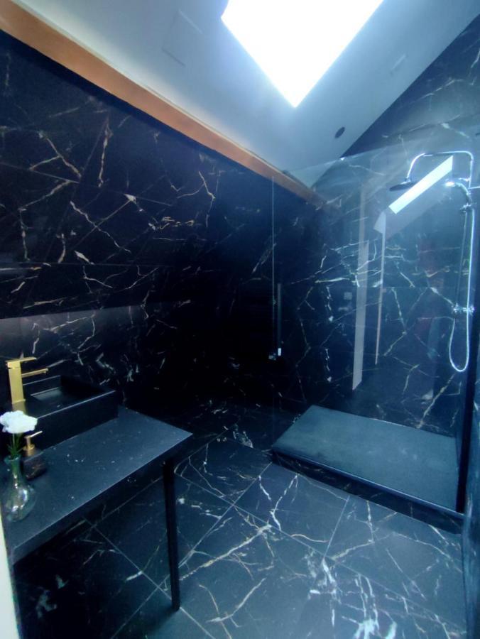 Love Room A מונטרז'י מראה חיצוני תמונה